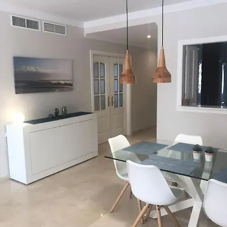 Amazing Modern Next To Pool. * マルベーリャ